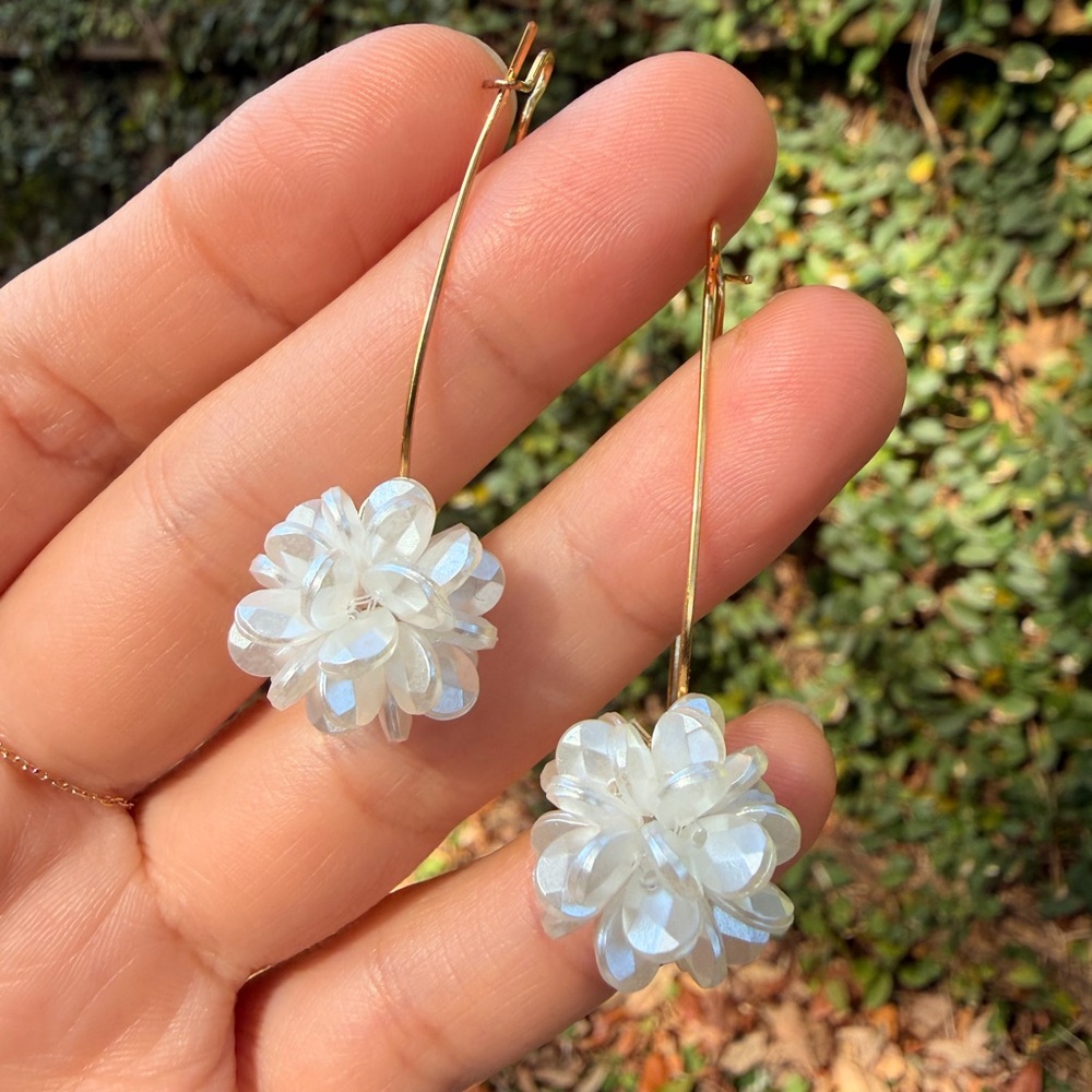 Delicate White Flower Drop Earrings - Picture 3 of 4